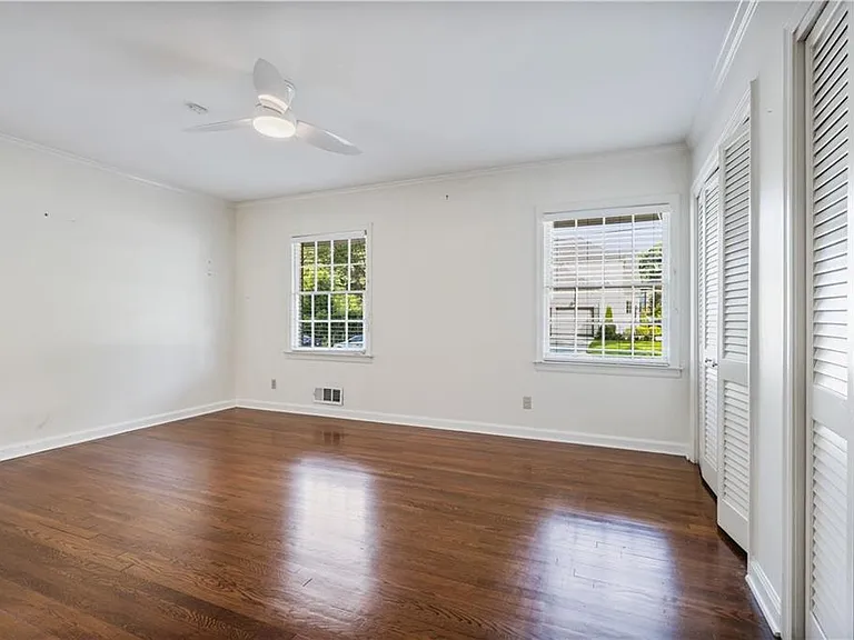 2509 Sharondale Dr NE — Photo 14