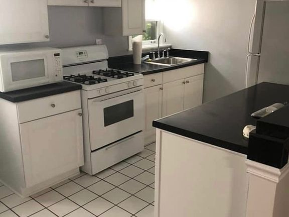 2nd image of 5545 N Luna Ave #G