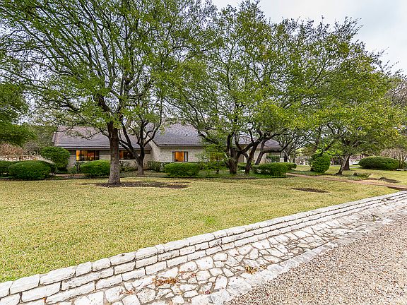 3rd image of 8302 Hickory Creek Dr