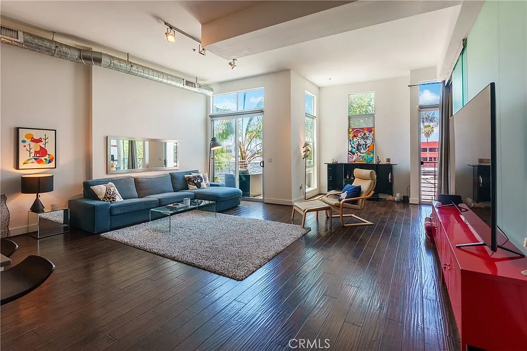 2 bed, 1290 sqft, $5,750 — Photo 3