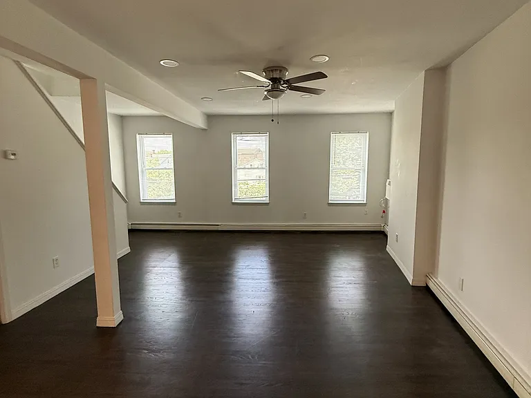 140 Union St — Photo 3