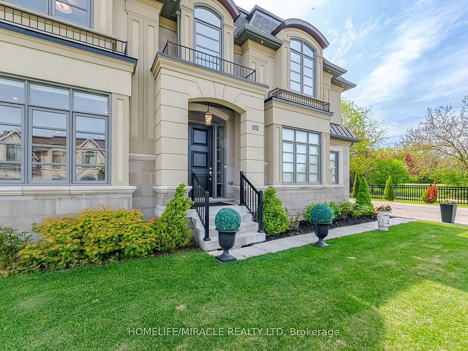 1st image of 225 Prince George Cres