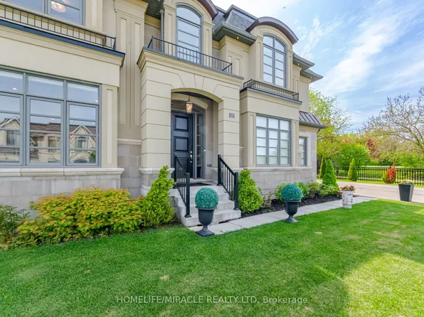 225 Prince George Cres, Oakville, ON L6L 0G5