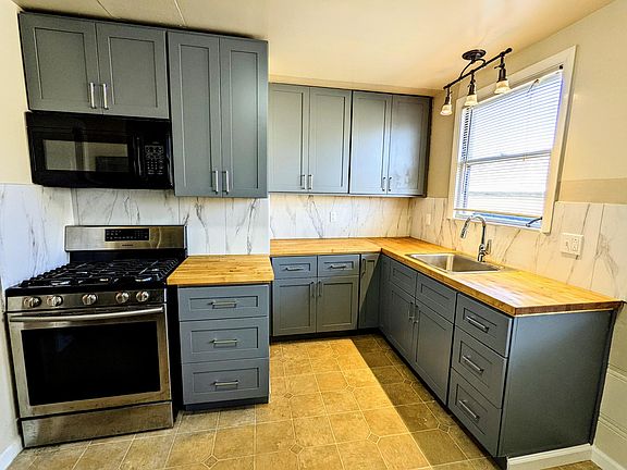 3rd image of 739 Linden Ct