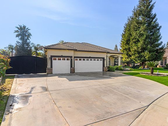 3rd image of 8509 Nine Iron Dr