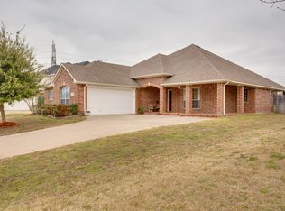 5755 Derek Way, Grand Prairie, TX 75052