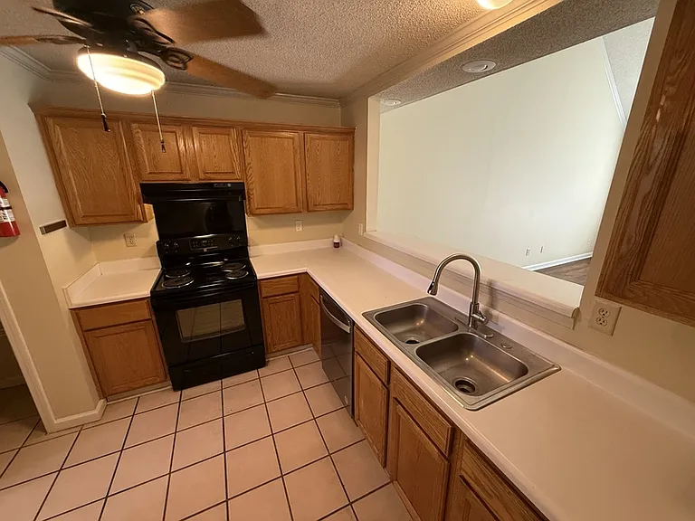 10011 Woodland Pine Cv W — Photo 8