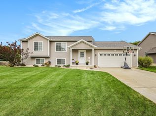 1833 143rd Ave, Dorr, MI 49323