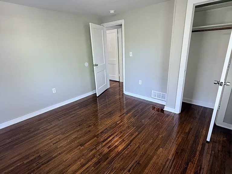 12 Hilltop Rd #1R — Photo 9