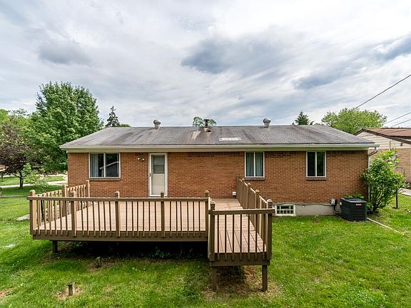 5th image of 61 Plymouth Ln
