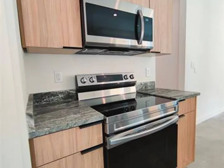 1450 E Rosedale St — Photo 12