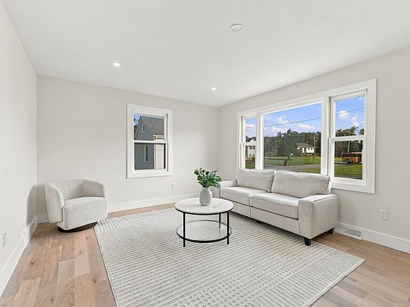 4th image of 26 Gorham St