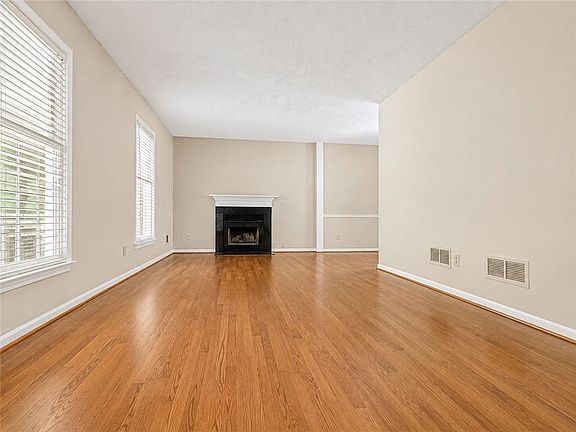 4th image of 4117 Summer Wood Dr