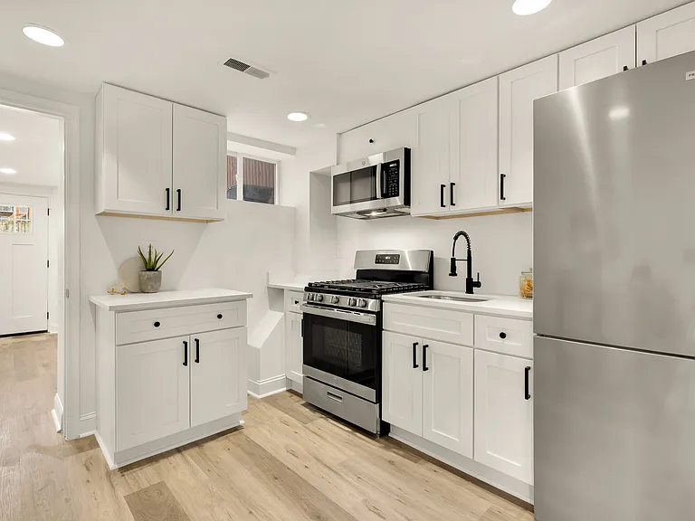 807 Jefferson St NW #1 — Photo 8