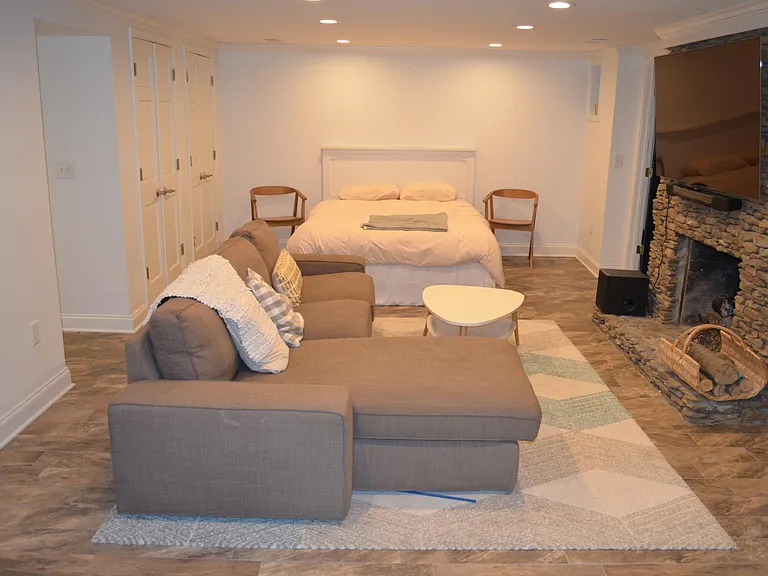 3825 Peachtree Dunwoody Rd NE — Photo 36
