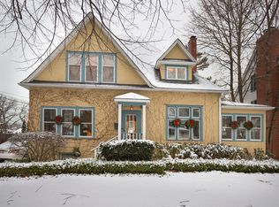 107 Washington Rd, Lake Forest, IL 60045