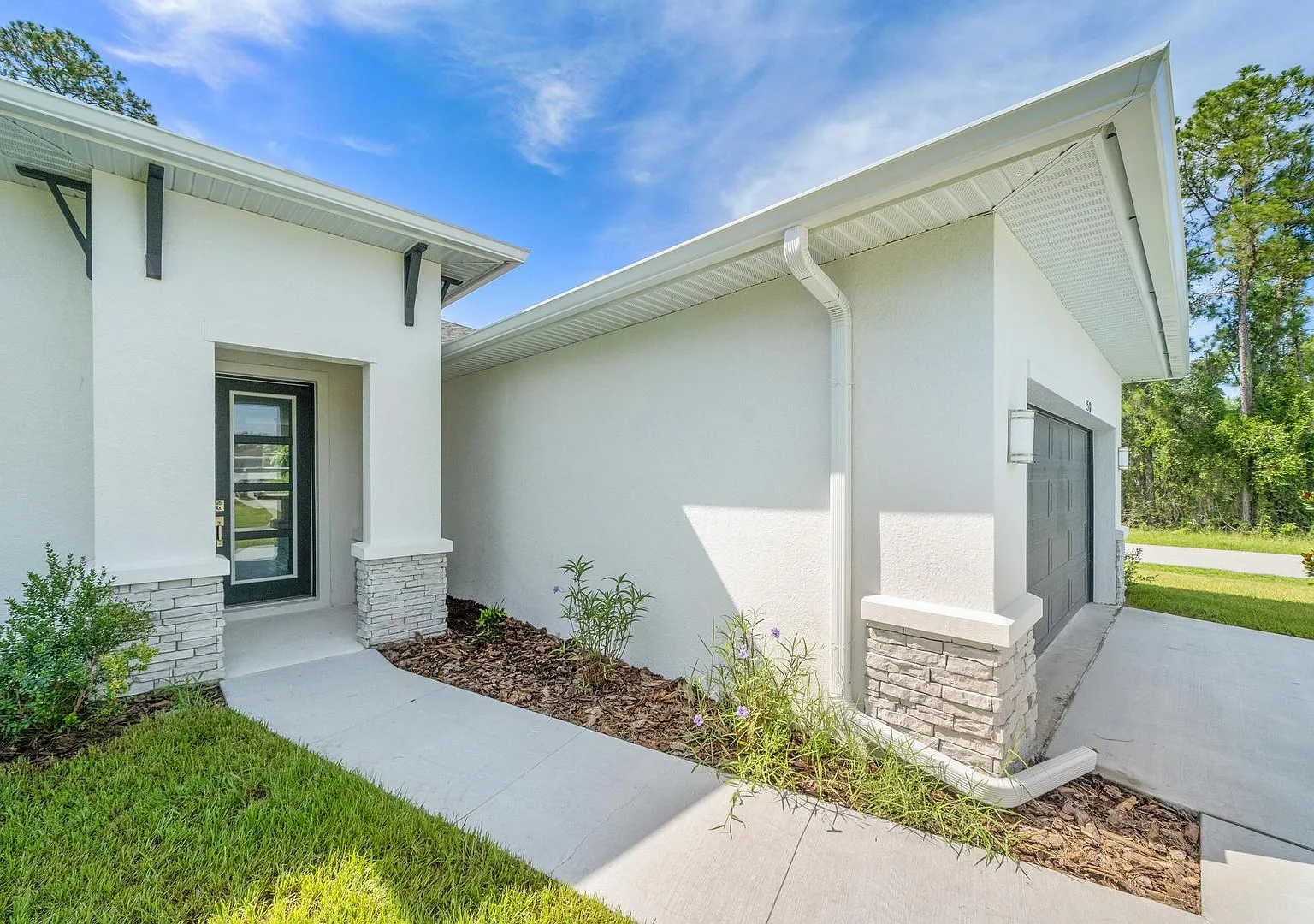 Private North Port Home with No Rear Neighbors | Convenient Location — Photo 2