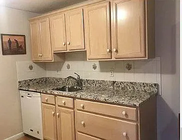 89 Pleasant St — Photo 3