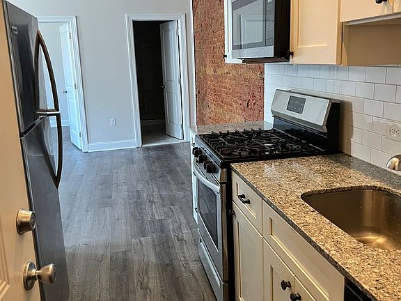 2nd image of 635 W Girard Ave Unit B