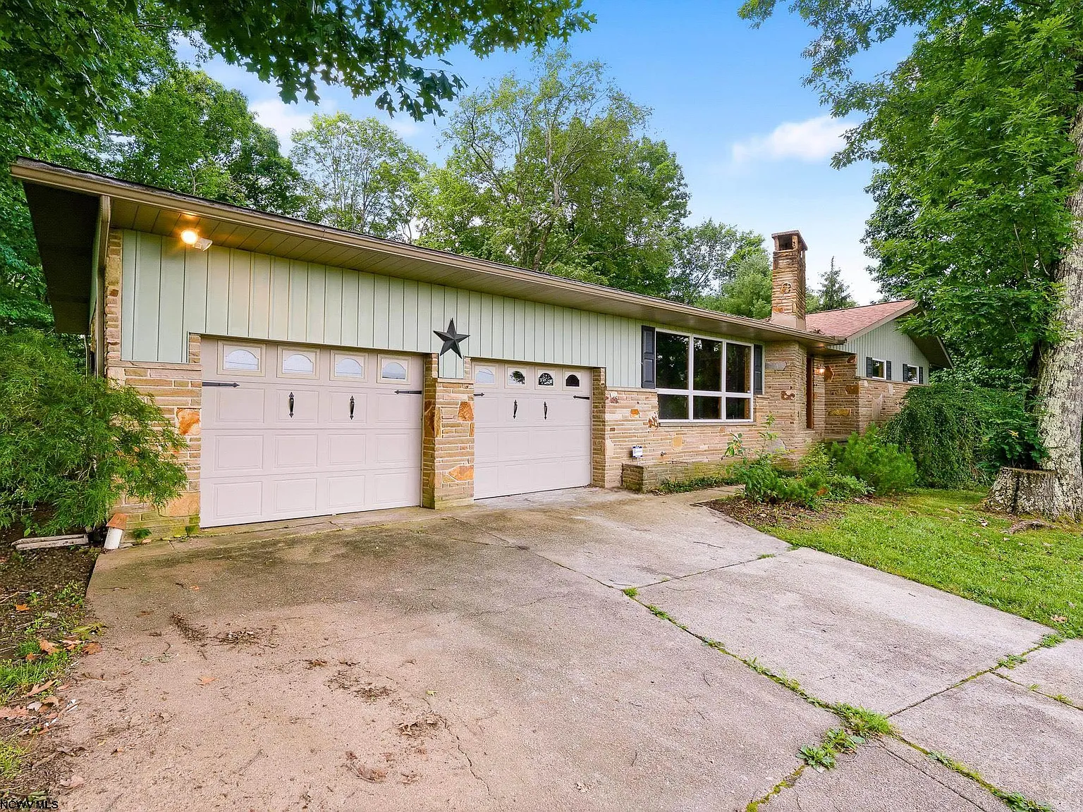 3 bed, 3.0 bath, $1,800 — Photo 4
