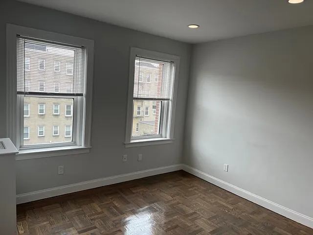 2 bed, 999 sqft, $3,800 — Photo 4
