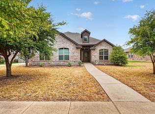 902 Mockingbird Ln, Glenn Heights, TX 75154