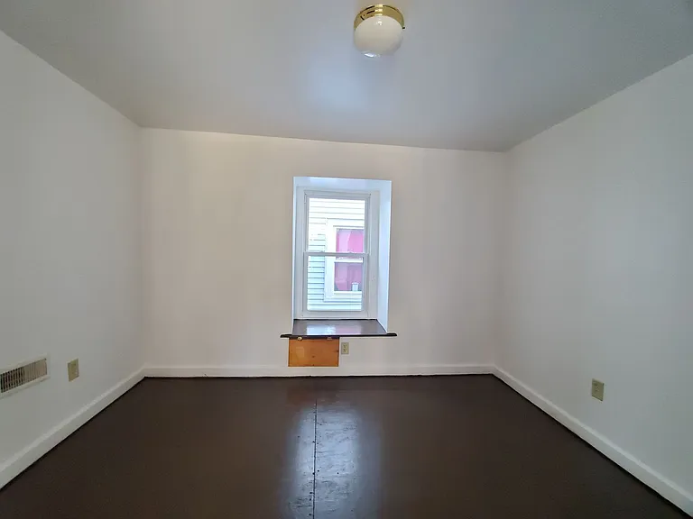 83 South Ave — Photo 18
