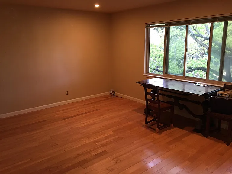 660 Roble Ave #4 — Photo 6