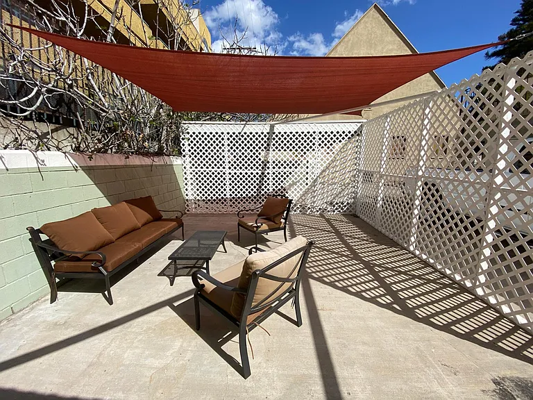 11153 Morrison St — Photo 43