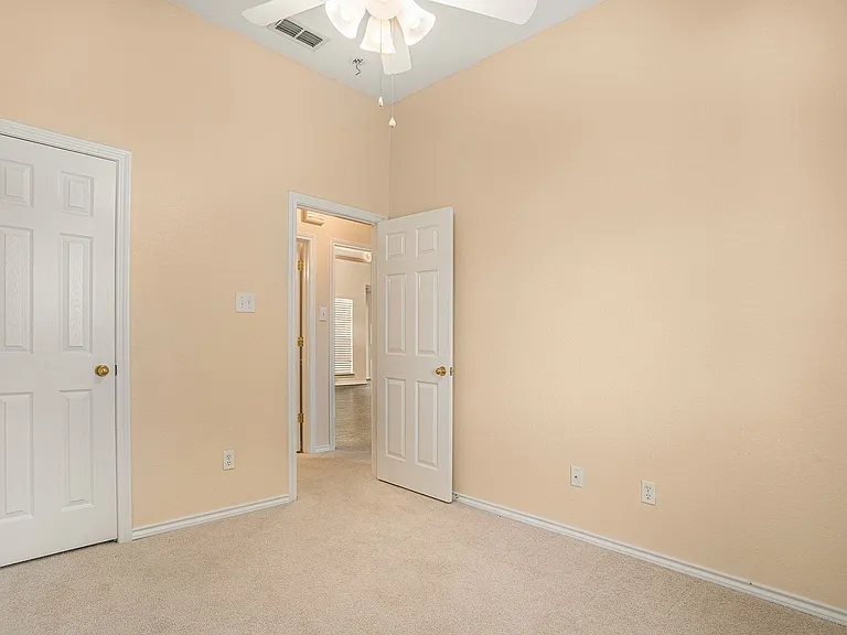 1307 Hyde Park Blvd — Photo 19