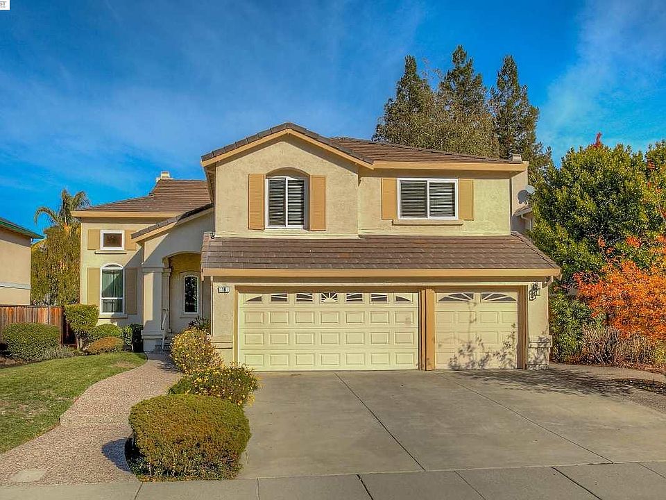 1st image of 16 Woodranch Cir