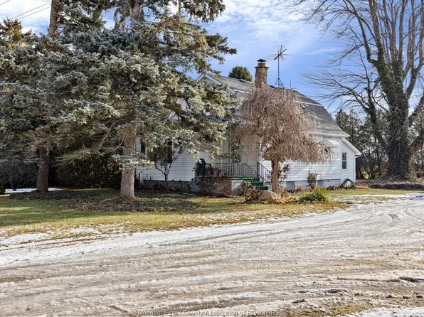 424 E County Road 14 E, Kingsville, ON N0R 1B0