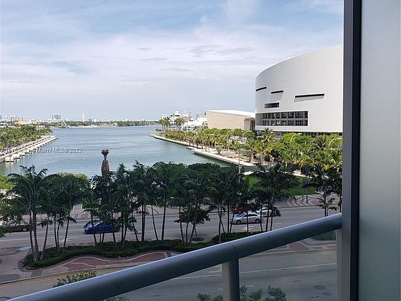 5th image of 888 Biscayne Blvd APT 410