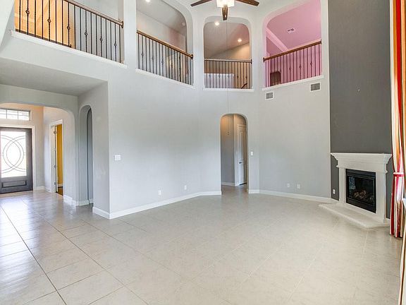 2nd image of 3200 Vaquero Ln
