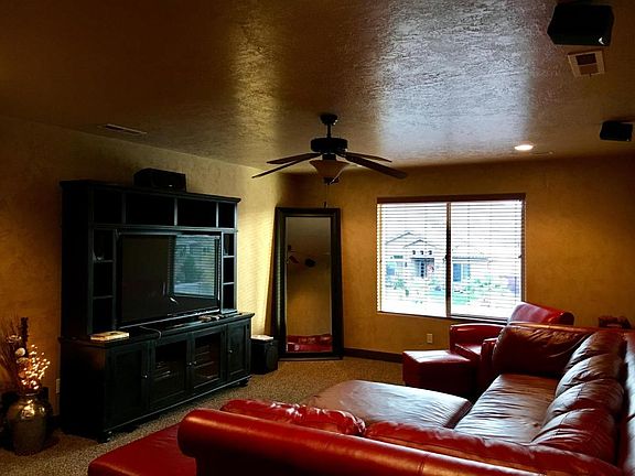 5th image of 1105 E White Sage Cir
