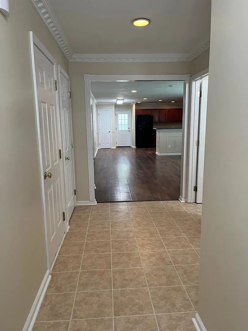 5 Bedroom Home in Desirable Longleaf Community — Photo 3