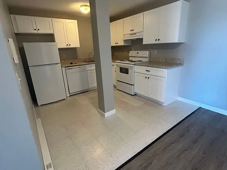 Kingsley Apartments — Photo 19