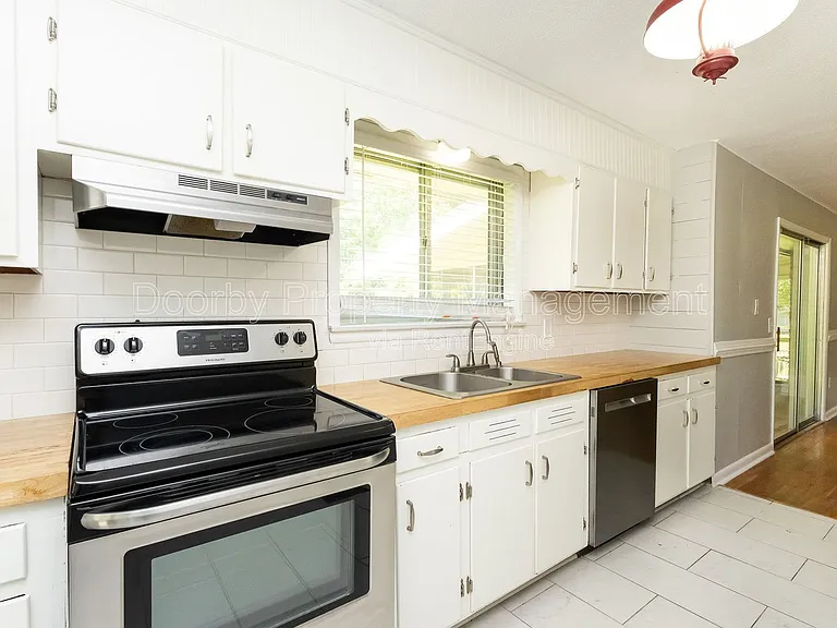 834 Kay Cir — Photo 7