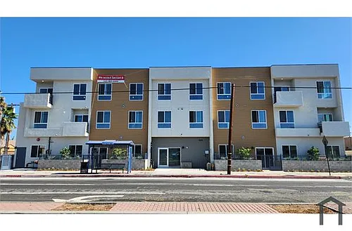 845 W Rosecrans Ave #1 Photo 1