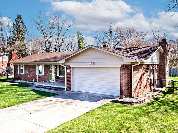 3rd image of 7423 Shamrock Dr