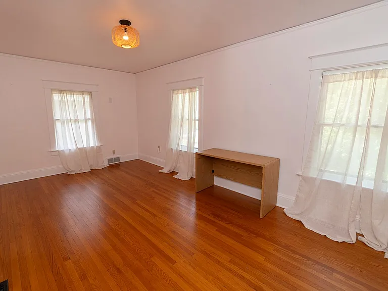 1106 Woodward Ave — Photo 23
