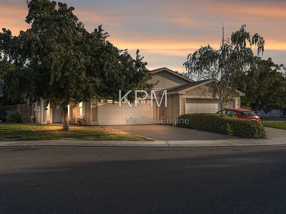 1544 Emily Ct