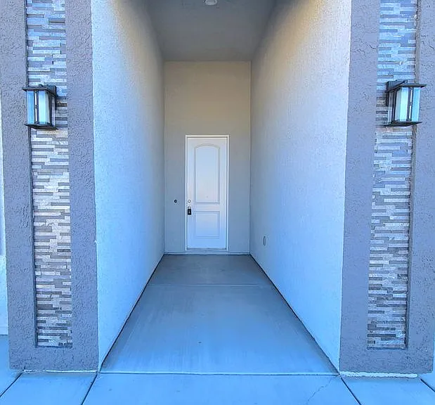 6801 Sandpebble St — Photo 5