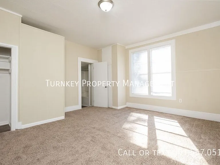 1308 W 21st St — Photo 6