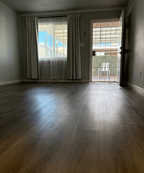 905 E Alice Ave — Photo 4