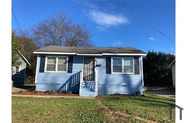 2330 Knott St photo 1