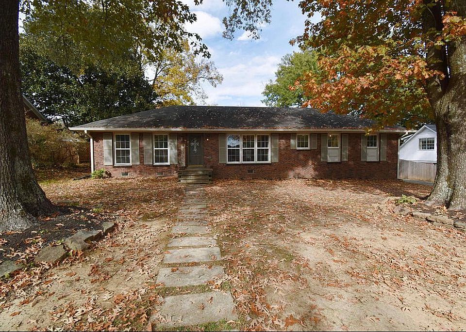 1st image of 216 Troy Cir