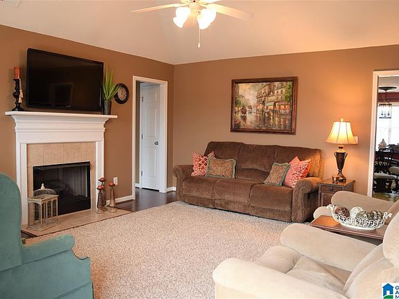 3rd image of 5821 Marchester Cir