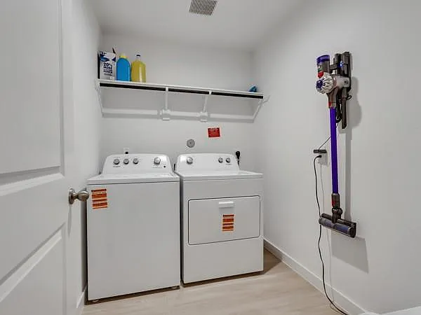 1518 Merulana Ln — Photo 26