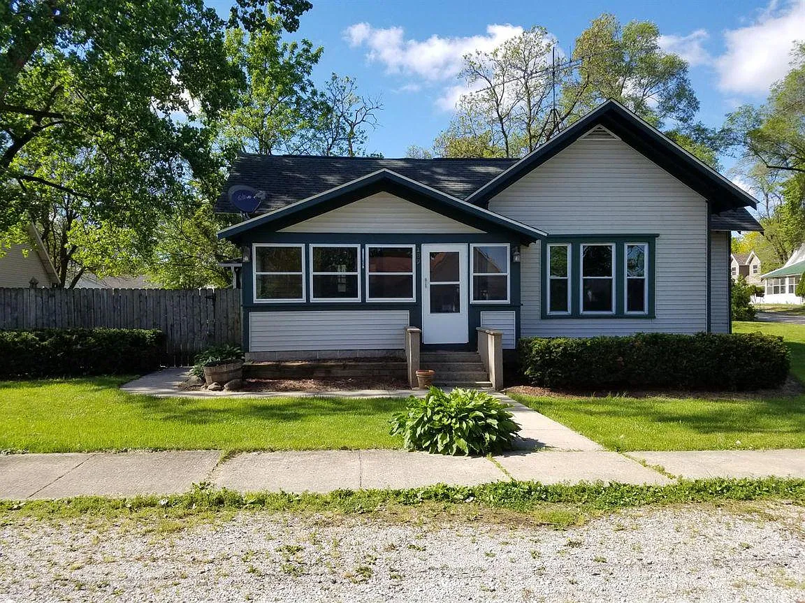 189 W Grove St photo 1